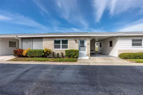 12400 Park Blvd #309, Seminole, FL 33772