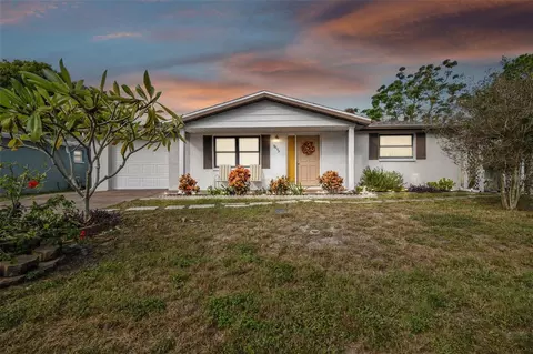 9035 Hunt Club Ln, Port Richey, FL 34668