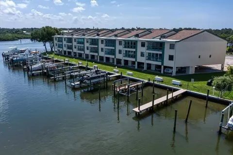 326 Windrush Blvd #102, Indian Rocks Beach, FL 33785