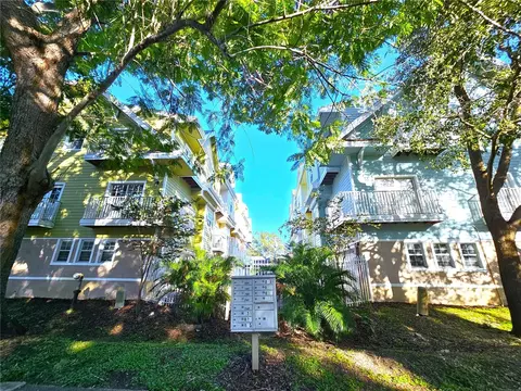 825 Grove St N, Saint Petersburg, FL 33701