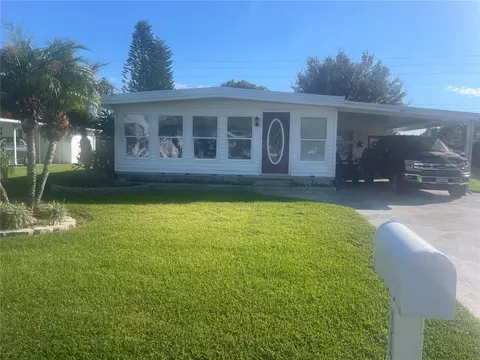 112 Independence Ave #4, Palm Harbor, FL 34684