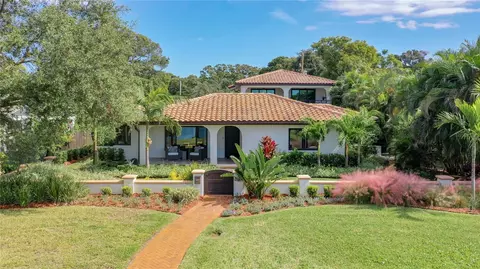 130 Sunset Dr S, Saint Petersburg, FL 33707
