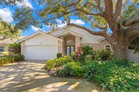 511 Padua Cir NE, Saint Petersburg, FL 33703