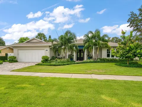 120 Osceola Rd, Belleair, FL 33756