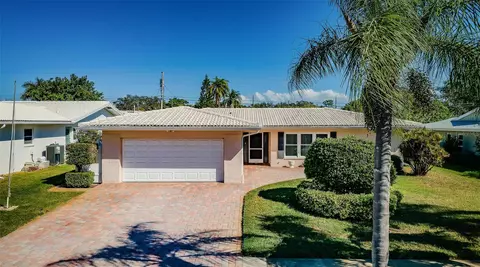 10421 Monarch Dr, Largo, FL 33774