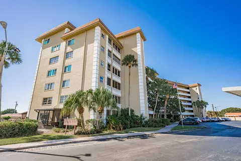 8950 Park Blvd #409, Seminole, FL 33777