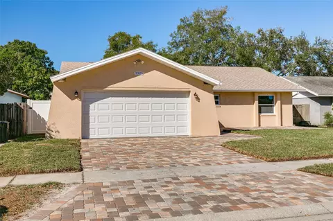 3323 Carriage Dr, Palm Harbor, FL 34684