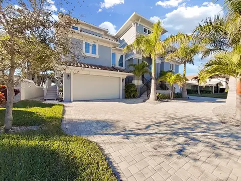 426 Buttonwood Ln, Belleair Bluffs, FL 33770