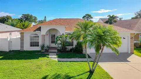 12727 Pineforest Way E, Largo, FL 33773