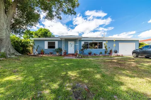 4992 Lake Charles Dr N, Kenneth City, FL 33709