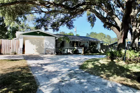 820 15th Ave SW, Largo, FL 33770