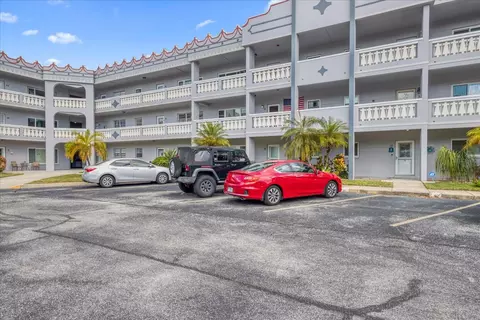 2294 Swedish Dr #16, Clearwater, FL 33763