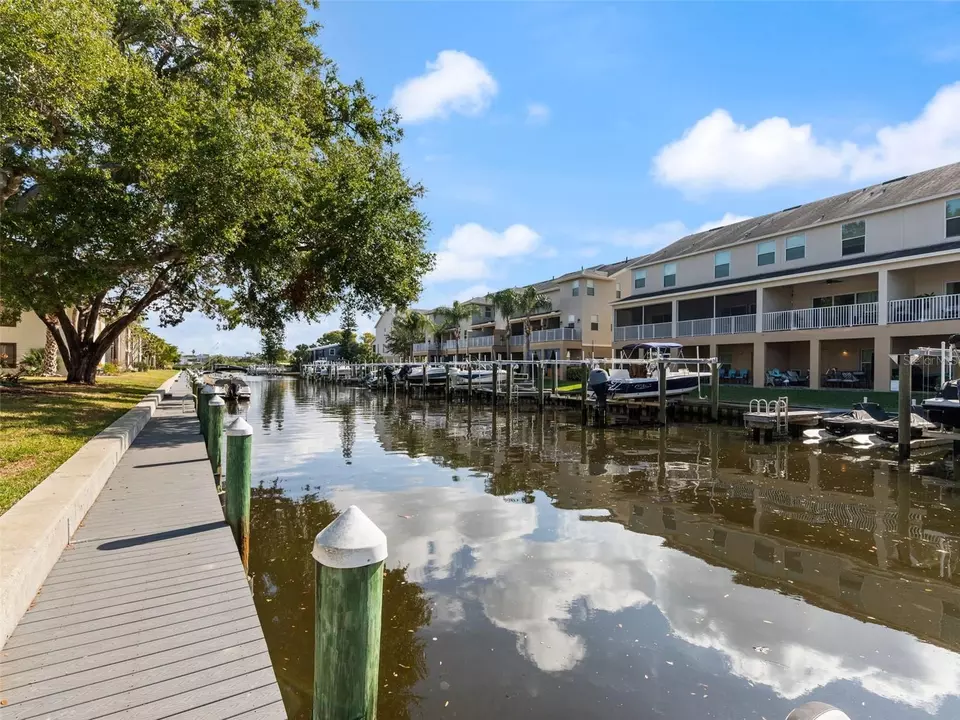  332 Moorings Cove Dr #2E, Tarpon Springs, FL 34689 photo 1