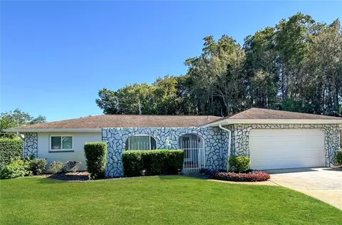 3250 Sand Key Dr, Palm Harbor, FL 34684