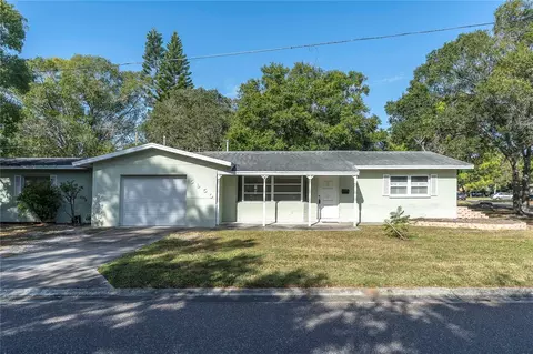 5950 Commonwealth Ave N, Saint Petersburg, FL 33703