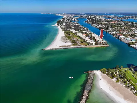 7435 Bayshore Dr #306, Treasure Island, FL 33706