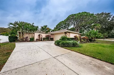 3421 Hyde Park Dr, Clearwater, FL 33761