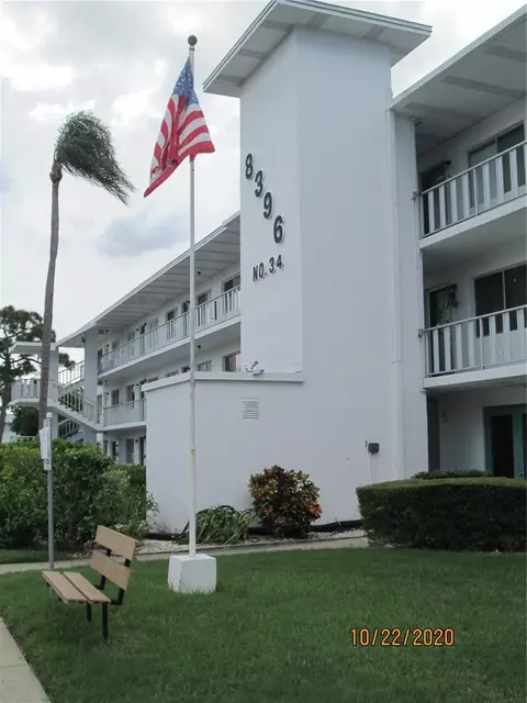 8396 111th St #309, Seminole, FL 33772
