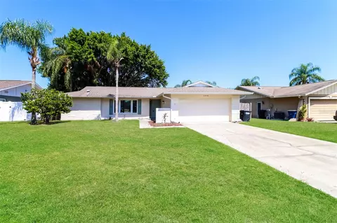 2372 Willow Tree Trl, Clearwater, FL 33763