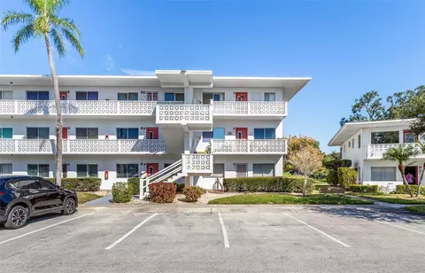 11225 82nd Ave #301, Seminole, FL 33772