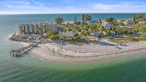 200 1st Ave #404, Saint Pete Beach, FL 33706