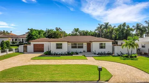 4211 Overlook Dr NE, Saint Petersburg, FL 33703