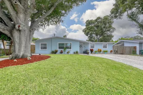 1607 Valencia Dr W, Largo, FL 33778