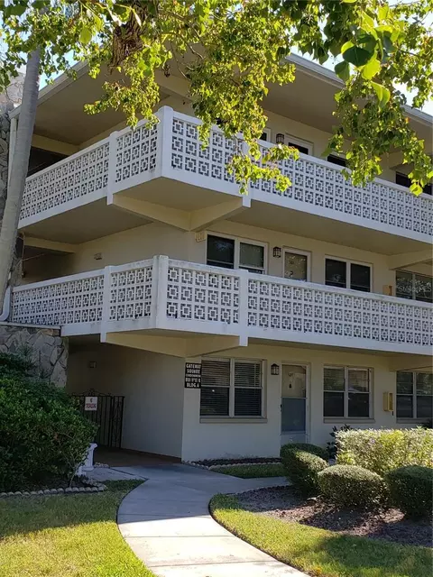 8101 11th St N #121, Saint Petersburg, FL 33702