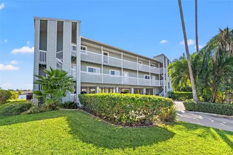 2505 Bay Blvd #3, Indian Rocks Beach, FL 33785