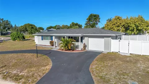 6400 114th St, Seminole, FL 33772