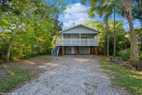 221 Avery Ave, Crystal Beach, FL 34681