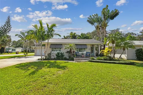 365 Foster Ln, Belleair, FL 33756