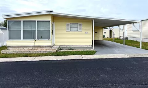 211 Royal Palm Cir, Largo, FL 33778