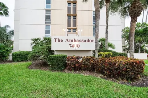 7400 Sun Island Dr S #309, South Pasadena, FL 33707
