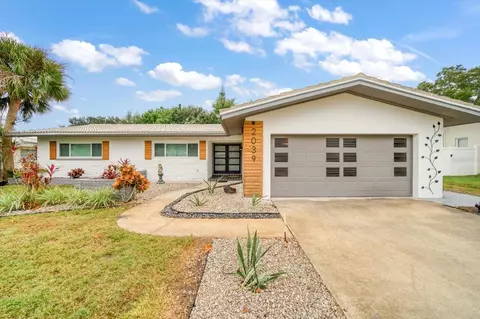2039 Diplomat Dr, Clearwater, FL 33764
