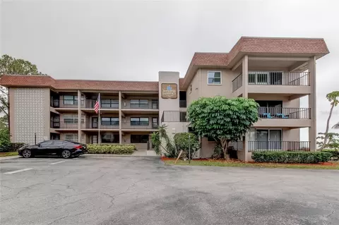 1723 Gulf Rd #105, Tarpon Springs, FL 34689