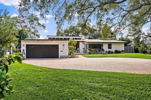 230 Driftwood Rd SE, Saint Petersburg, FL 33705