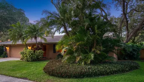 2212 Riverside Dr N, Clearwater, FL 33764