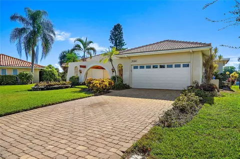 2090 Massachusetts Ave NE, Saint Petersburg, FL 33703