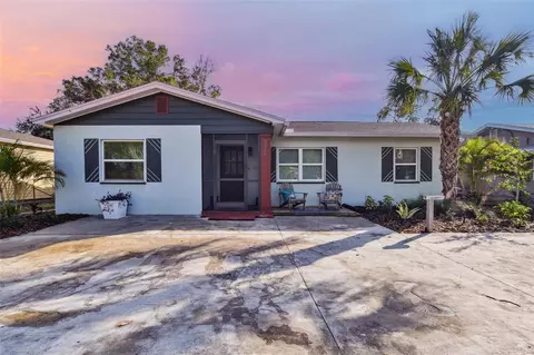 272 40th Ave NE, Saint Petersburg, FL 33703