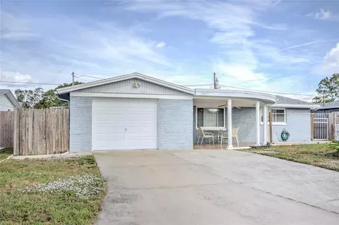 3807 Cedarwood Dr, Holiday, FL 34691