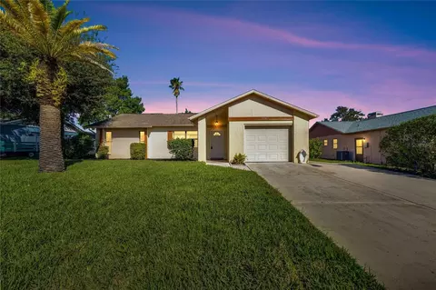 7121 Orchid Lake Rd, New Port Richey, FL 34653