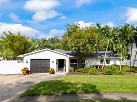 731 NE Alda Way NE, Saint Petersburg, FL 33704