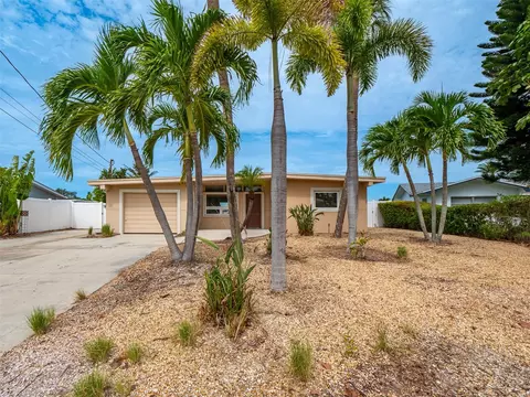 372 Belle Point Dr, Saint Pete Beach, FL 33706