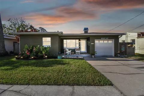 15820 Redington Dr, Redington Beach, FL 33708