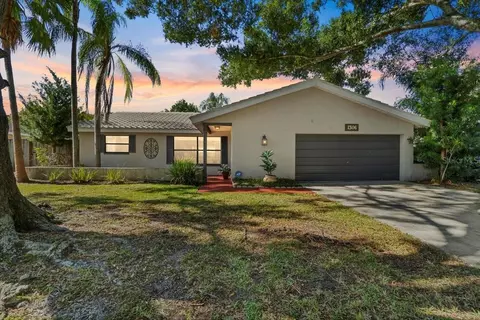 1306 Dinnerbell Ln E, Dunedin, FL 34698