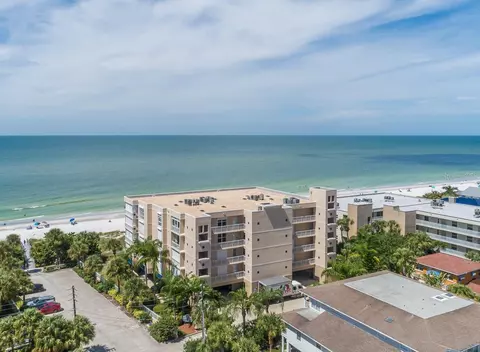 2 15th Ave #203, Indian Rocks Beach, FL 33785