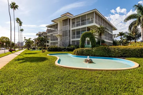 1036 N Shore Dr NE #4, Saint Petersburg, FL 33701