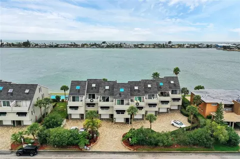 350 8th Ave N #10, Tierra Verde, FL 33715