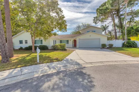 8192 Hopewell Ct, Seminole, FL 33777
